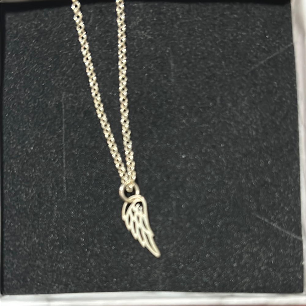 Elegant Silver Wing Pendant Necklace new in box